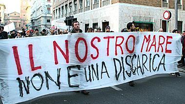 Bidoni tossici, l’ira dell’assessore: “Comune non invitato al tavolo”