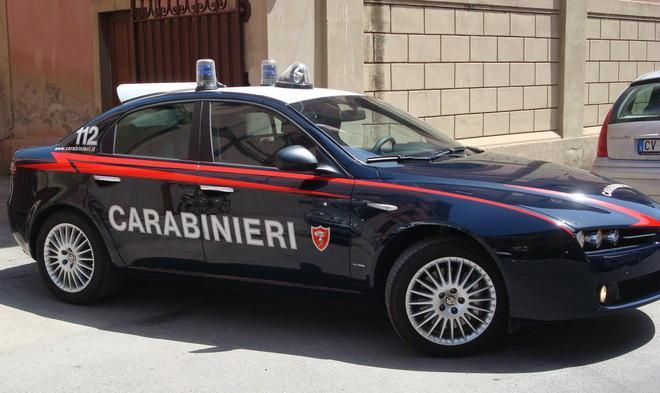 «Sono senza lavoro e disperata» e tenta di gettarsi sotto il treno