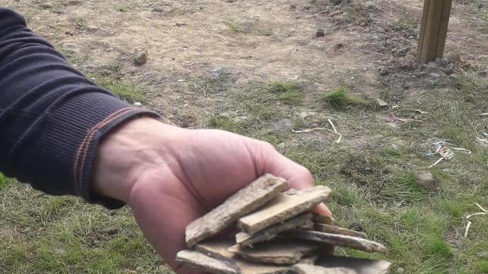 Spunta materiale sospetto i genitori chiamano i vigili Il Comune farà denuncia