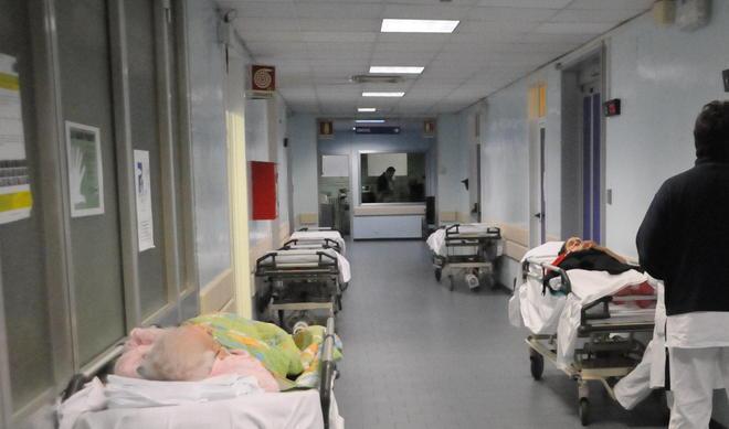 Anziana di 94 anni resta 9 ore al pronto soccorso 