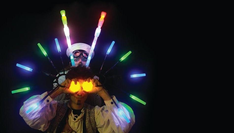 “Luci negli abissi” oggi in scena il grande circo al Teatro Nuovo 