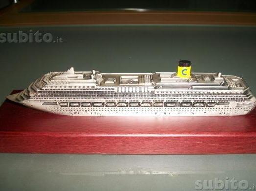 I modellini della Concordia a ruba su Ebay 