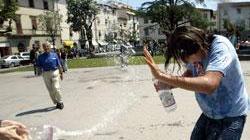 Ragazza ferita da un gavettone i genitori fanno causa al Checchi