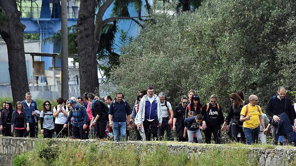 Dal mare fino al Pasquilio: in 500 per riscoprire il percorso di antiche vie e borghi pieni di fascino