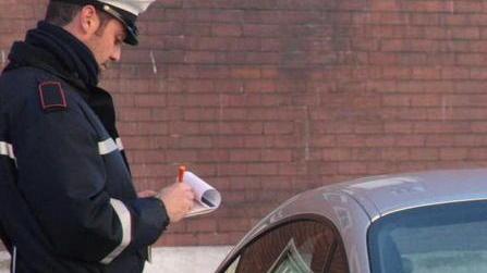 Traffico, gli ausiliari non ci sono più ma è boom di multe