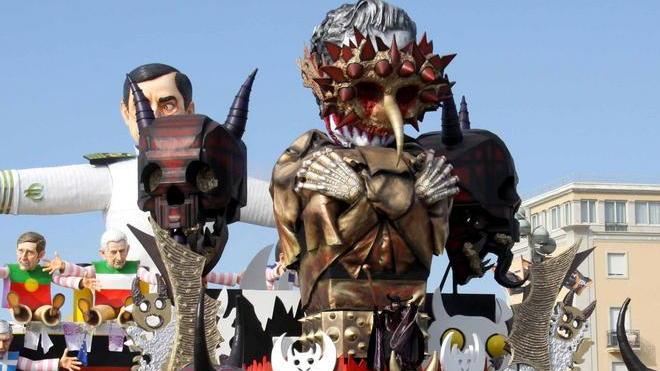 Protesta contro il 7° corso e restituisce il cumulativo