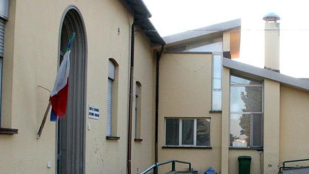 Allarme amianto in una scuola materna giardino off-limits