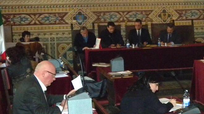 I dipendenti dell’azienda contro la giunta