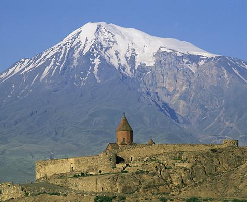 L’Armenia, famiglia studi e militare