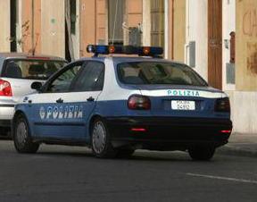 In tre bloccati dagli agenti dopo i furti nei negozi 