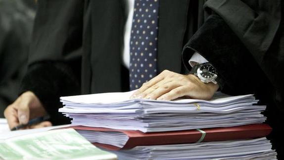 Giustizia troppo lumaca stanco rinuncia all’esposto