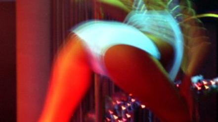 «Ricattata dal titolare del night»