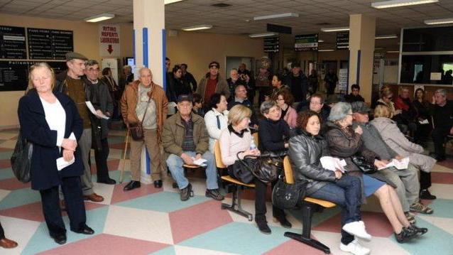Più di 4 ore in fila agli sportelli del Cup