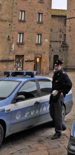Ricatta l’ex per la relazione extraconiugale 