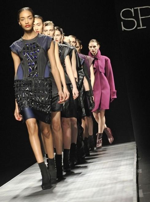 La donna di Sportmax Futurista e samurai 