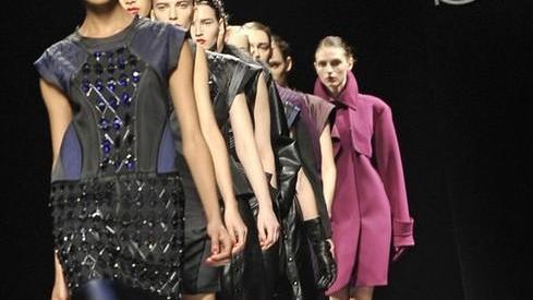 La donna di Sportmax Futurista e samurai