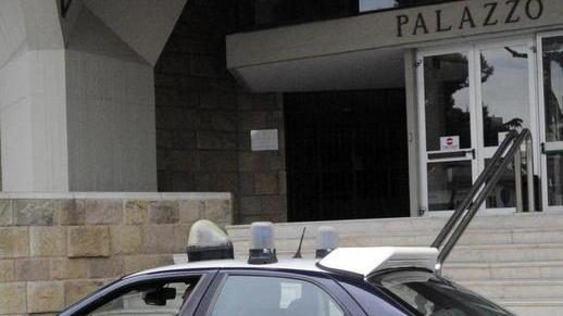 Coltellata al petto Boscaiolo in cella per tentato omicidio
