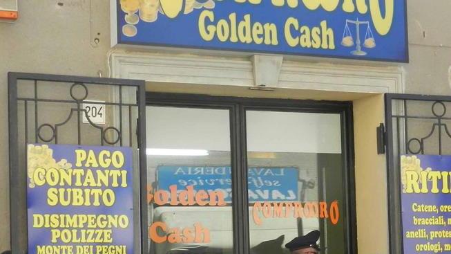 Sequestrò la titolare in un Compro oro Arrestato dall’Arma