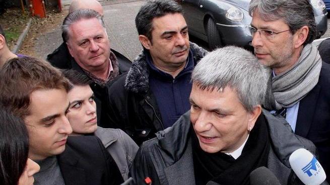 Nichi, quattro sberle al sindaco «Liberarsi dal bancarottiere»