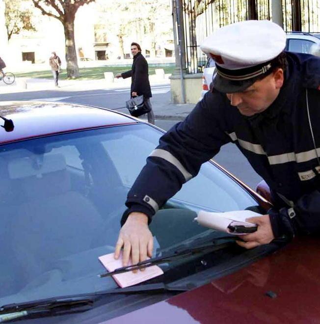 C’è aria di movida, sui lungarni una raffica di multe 