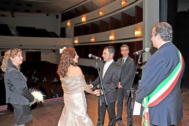 La Combriccola convince e poi festeggia le nozze