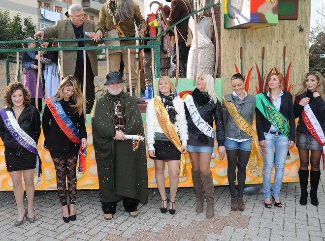 Sfilata, miss e shopping: che domenica 