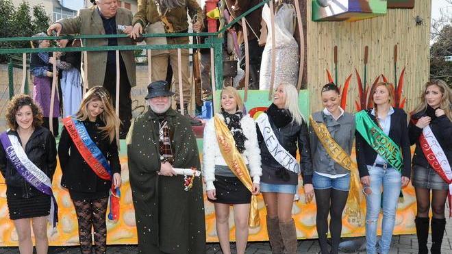 Sfilata, miss e shopping: che domenica