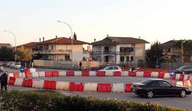 Una petizione contro la rotatoria in via Carducci 