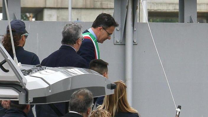 Il sindaco: per primo ho testato la solidità delle porte vinciane