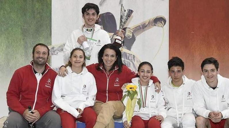 Oro, bronzo e 4 atleti in top 8 ma il Pisascherma perde tante occasioni in Piemonte