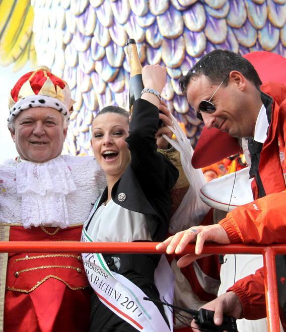 Sole e Miss: in centomila al quinto corso 