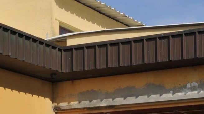 Ladri rubano le grondaie alla scuola “Gianburrasca”