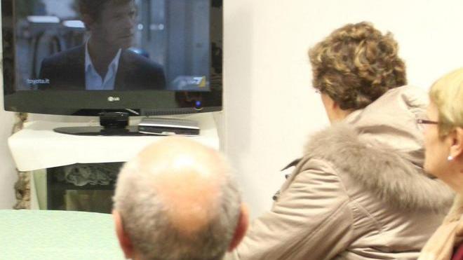 Stipendi bassi, bollette più leggere