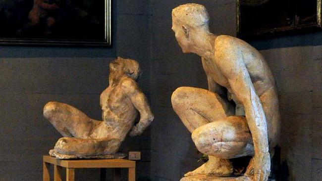 Statue senza veli in chiesa ma i fedeli apprezzano