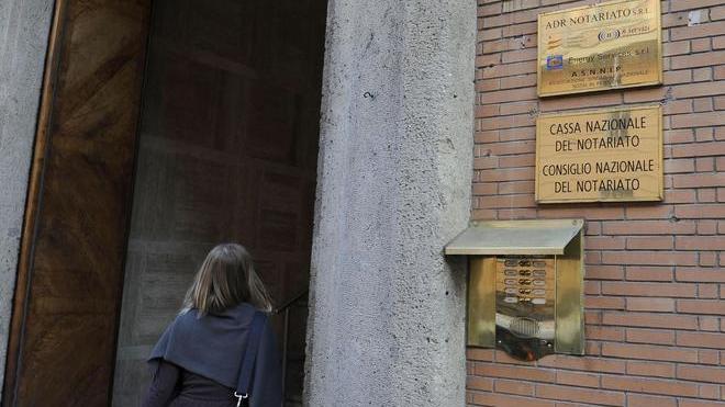 Notai nel mirino dell’Antitrust «Introdotti prezzi obbligatori»