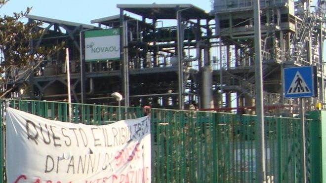 Sos Novaol, dai sindacati appello ai partiti e al vescovo