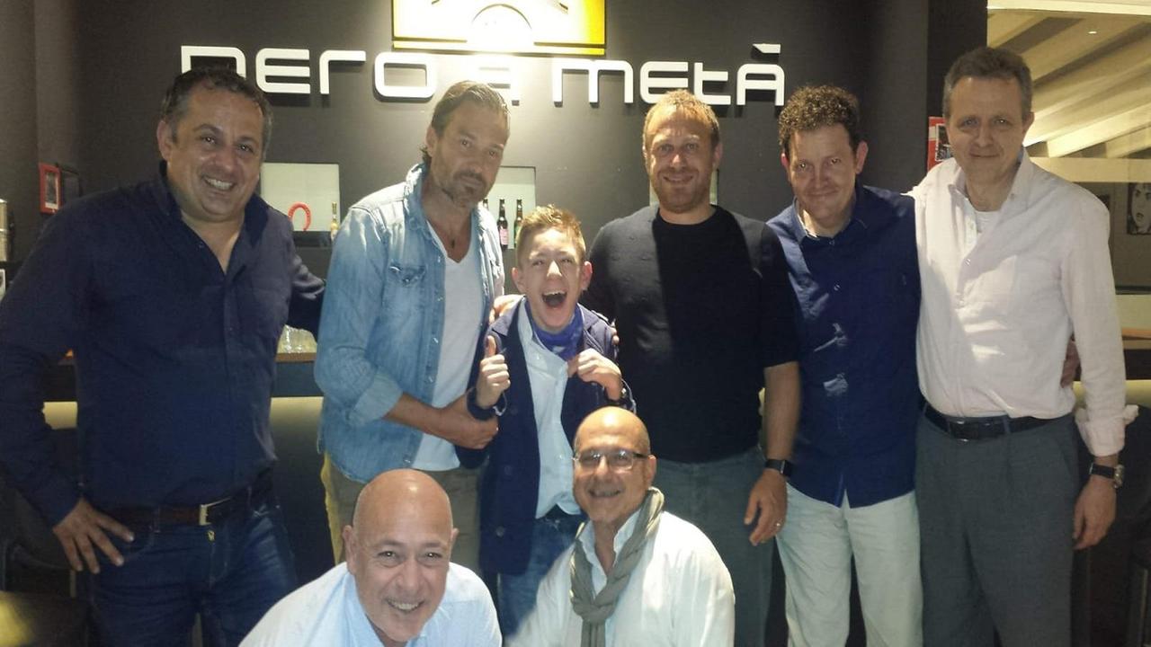 Al centro Roberto Breda e Andrea Tomassini. Da sinistra gli altri sono Armando Ricotta, Andrea Mazzantini, Antonello Palazzetti, Mirco Tomassini; accosciati Aldo Consolo e Massimo Mattera