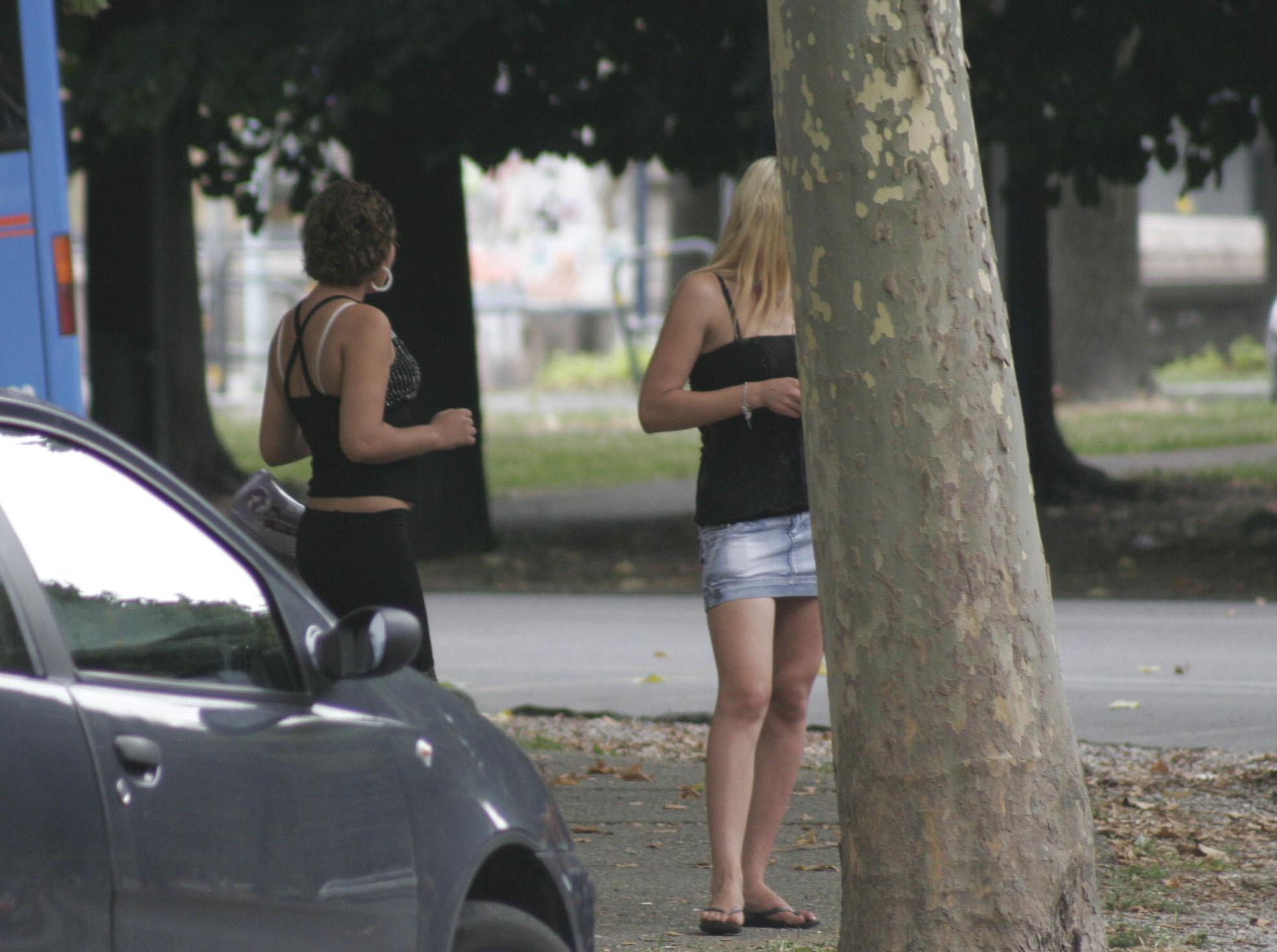 Prostitute in via Firenze (archivio)