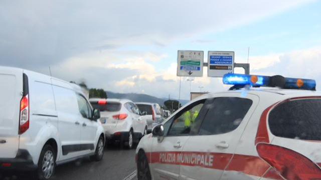 Code per un incidente stradale (archivio)