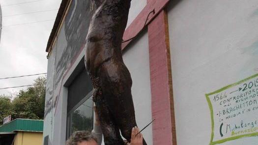 Luciano Storai col suo Cristo
