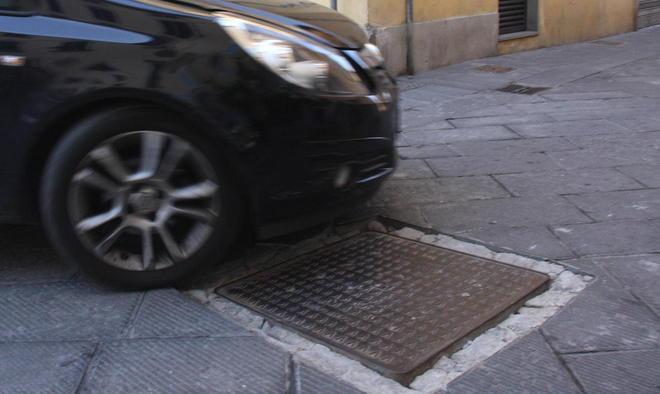 Il tombino rotto che toglie il sonno