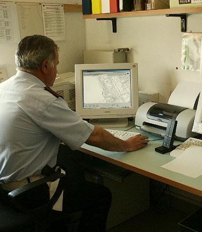 L’ex segretario di Rc e la residenza nella sede del partito