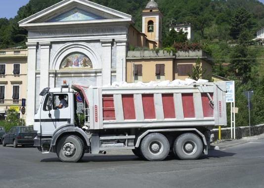 «Via dei marmi entro marzo» 