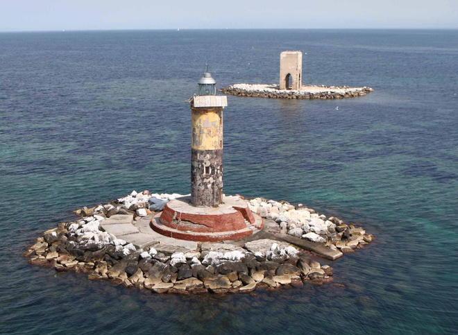  Maxi-chiazza di paraffina allarme alla Meloria