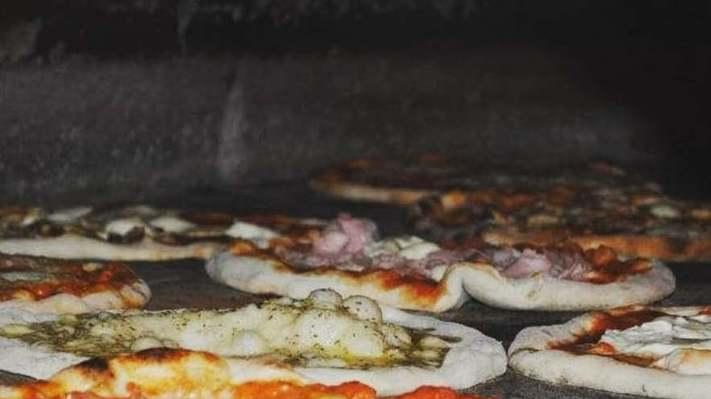 Radicchio, brie e porcini È la Fio la più gettonata alla pizzeria “La Fabbrica”