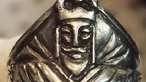 L’effigie del Volto Santo sull’anello di monsignor Paolo