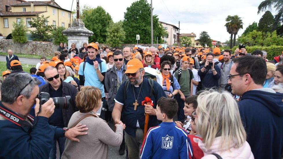 «Francigena, serve più manutenzione» E l’arcivescovo è cauto sui social