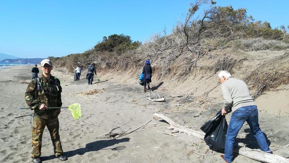 Tutti insieme contro la plastica Ora si pulisce il Quagliodromo