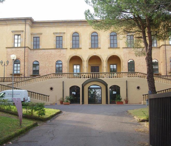 Santa Chiara, tagli drastici ai consiglieri