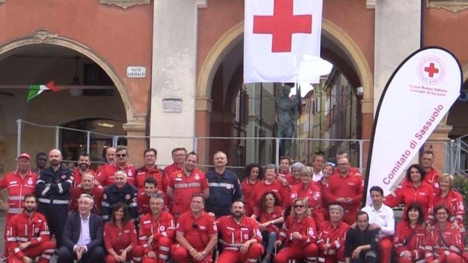 Due nuovi mezzi per la Croce Rossa